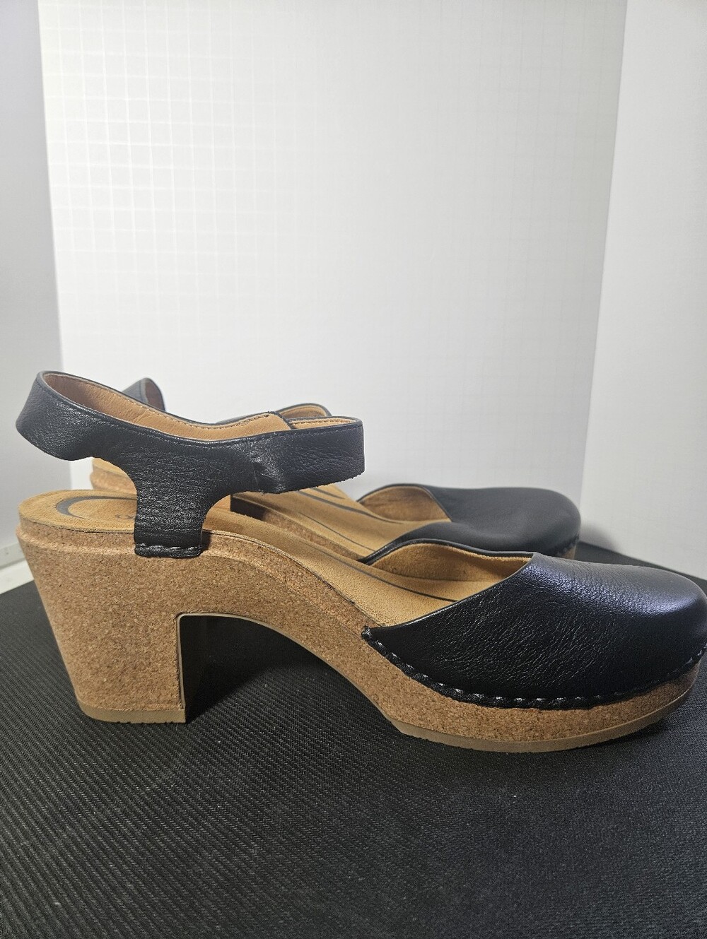 Aetrex Finley Black Leather Cork Platform Clog Sandals